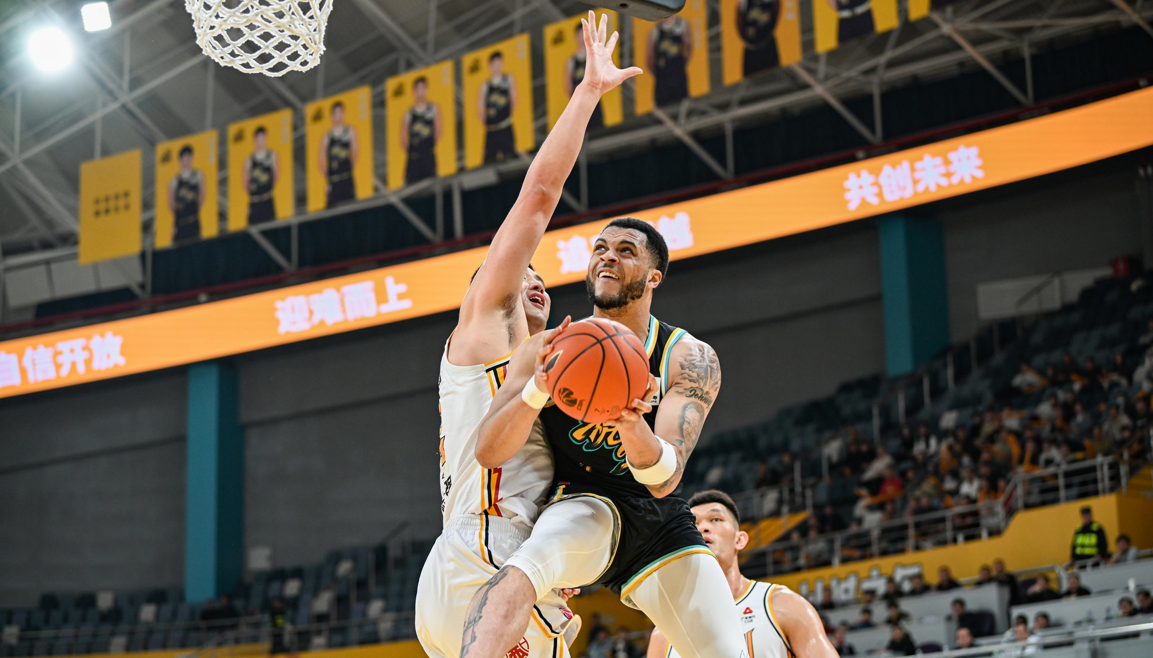 金年会足球-冲刺阶段突围战来临，广厦男篮围绕法国杯防线松动，悬念犹存，阵容厚度经受考验的简单介绍